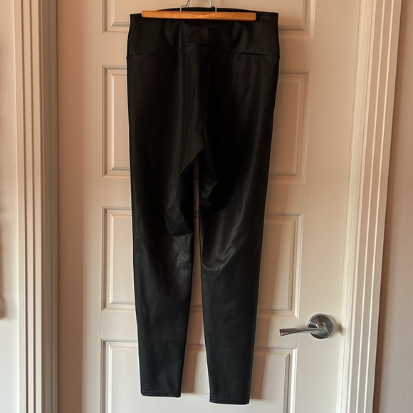NWOT Leather looking leggings - Picture 4 of 5